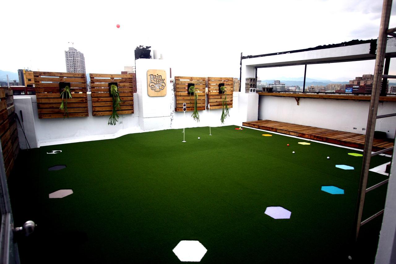 Color House Hostel Taichung Bagian luar foto