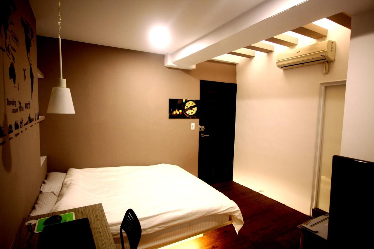 Color House Hostel Taichung Ruang foto