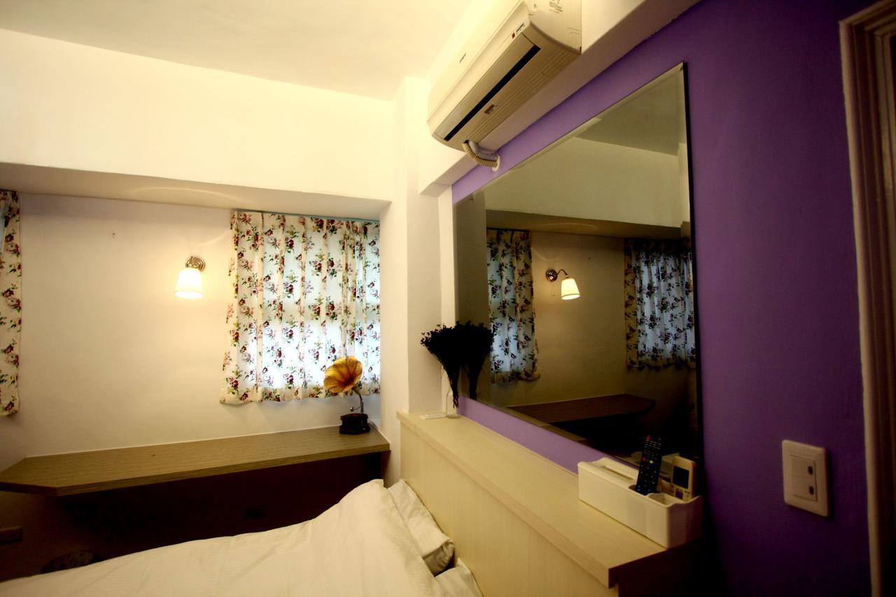 Color House Hostel Taichung Ruang foto