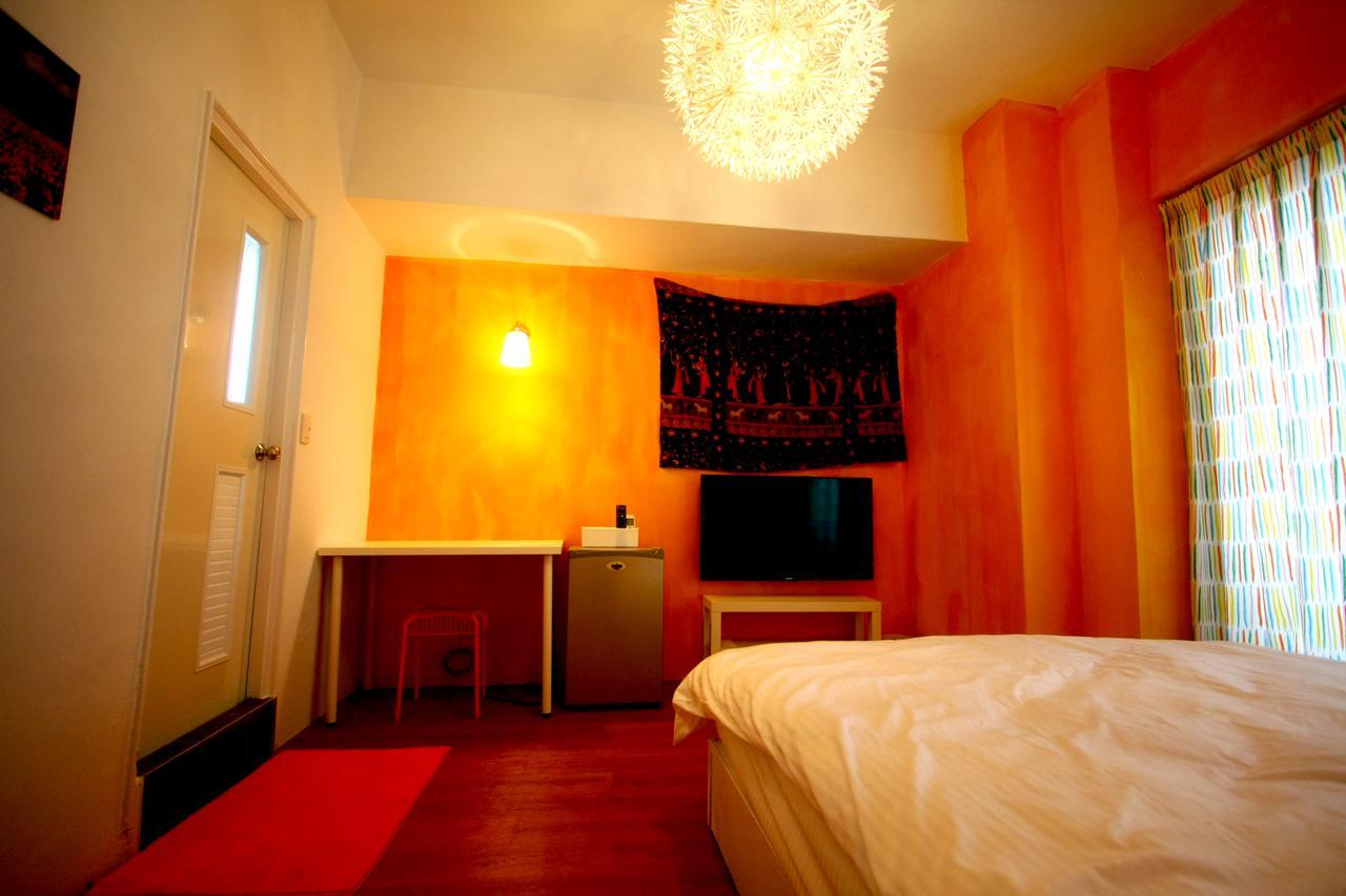 Color House Hostel Taichung Ruang foto