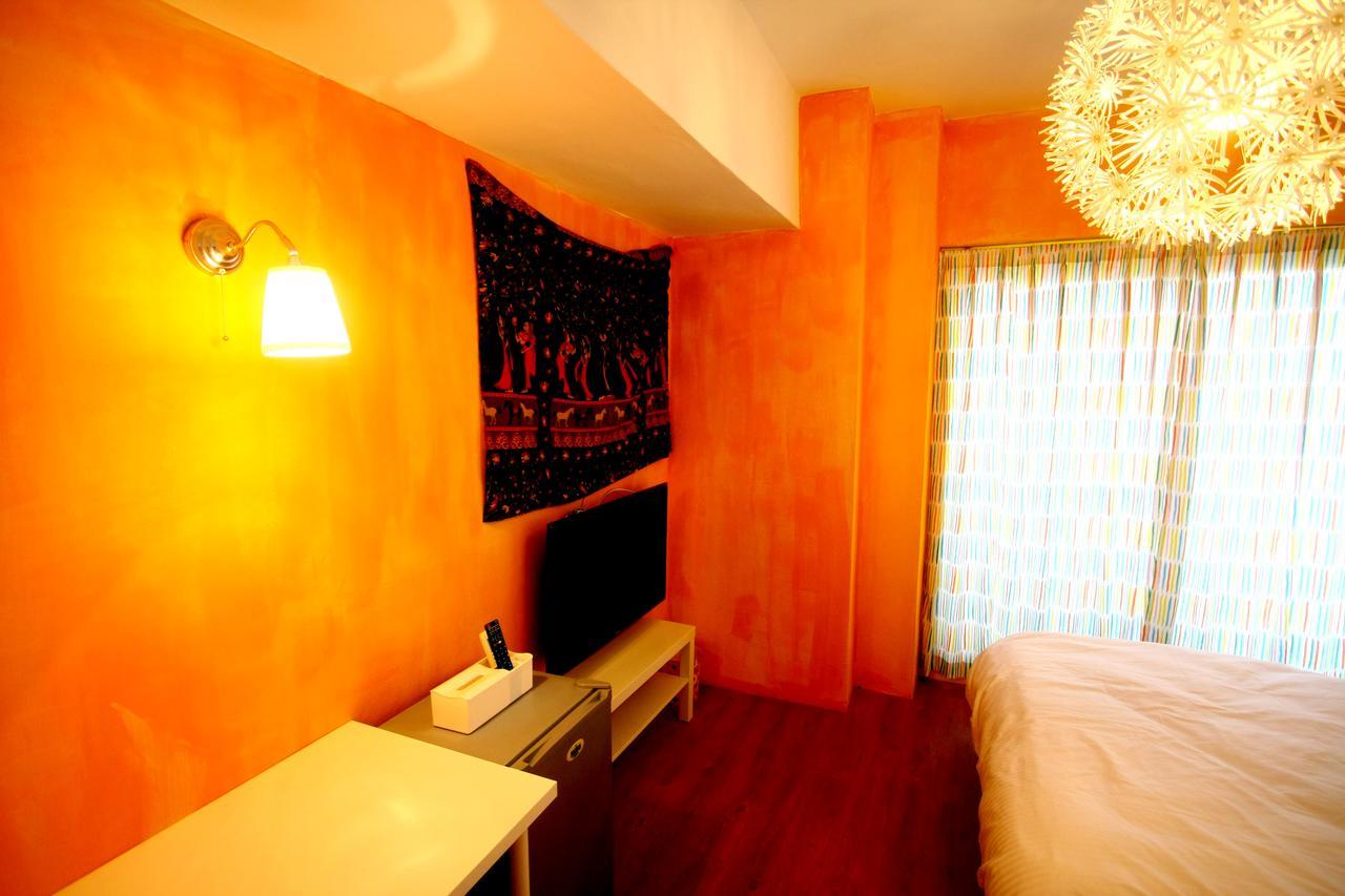 Color House Hostel Taichung Ruang foto