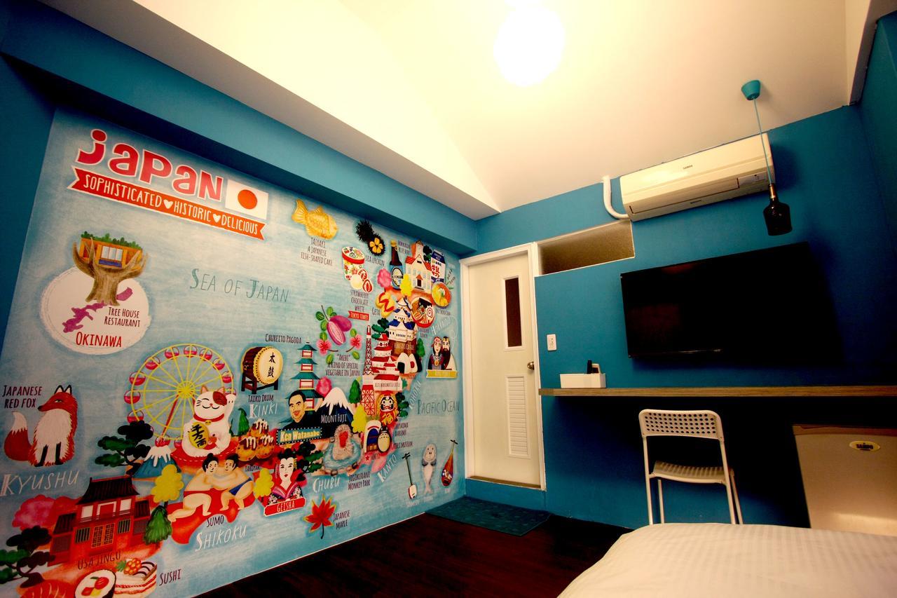 Color House Hostel Taichung Bagian luar foto