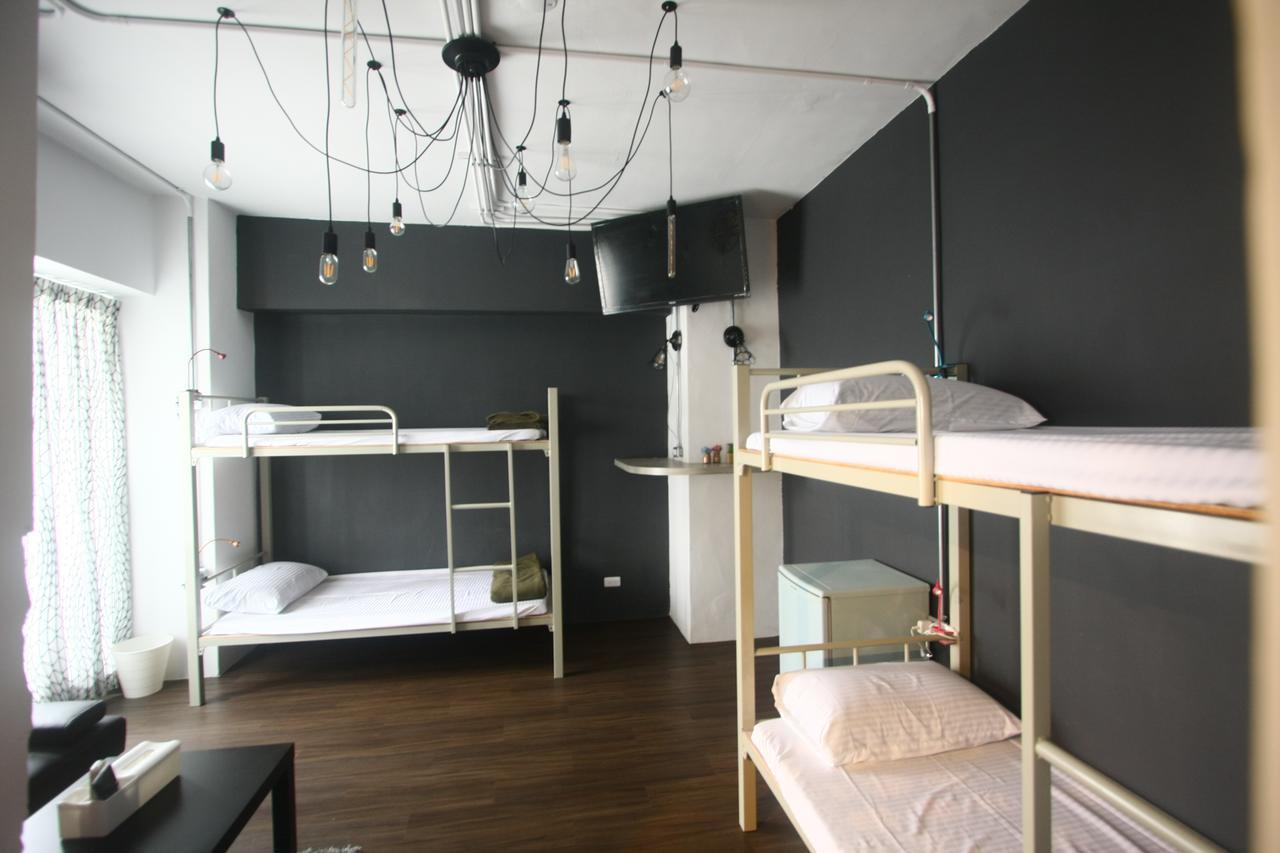 Color House Hostel Taichung Ruang foto