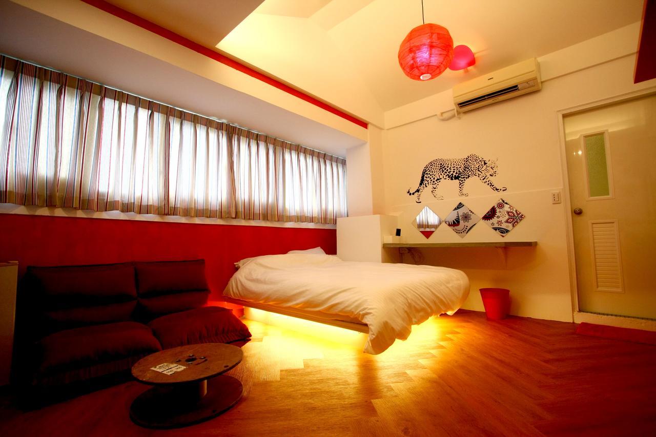 Color House Hostel Taichung Ruang foto