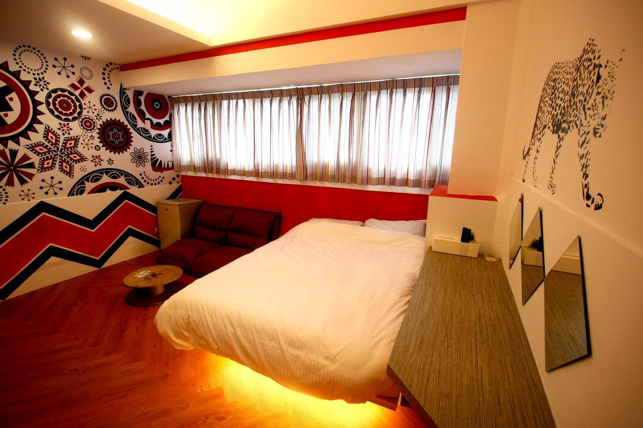 Color House Hostel Taichung Ruang foto
