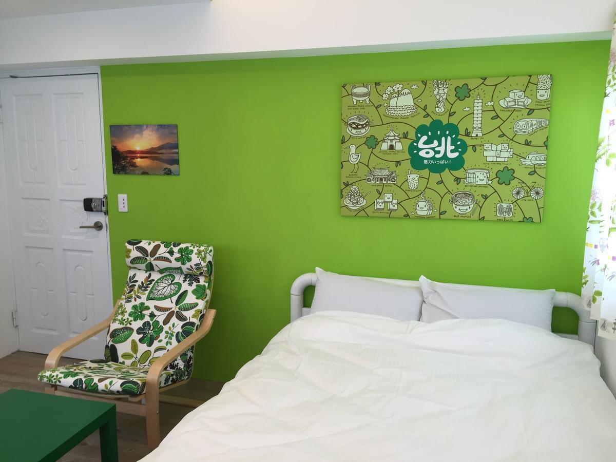 Color House Hostel Taichung Bagian luar foto